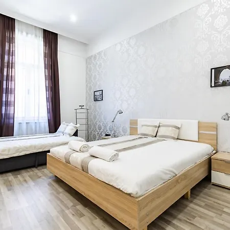 Real Semmelweis Apartamento *