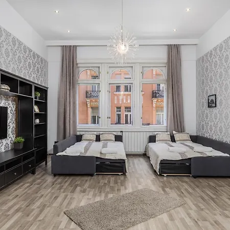 Real Semmelweis Appartement Boedapest